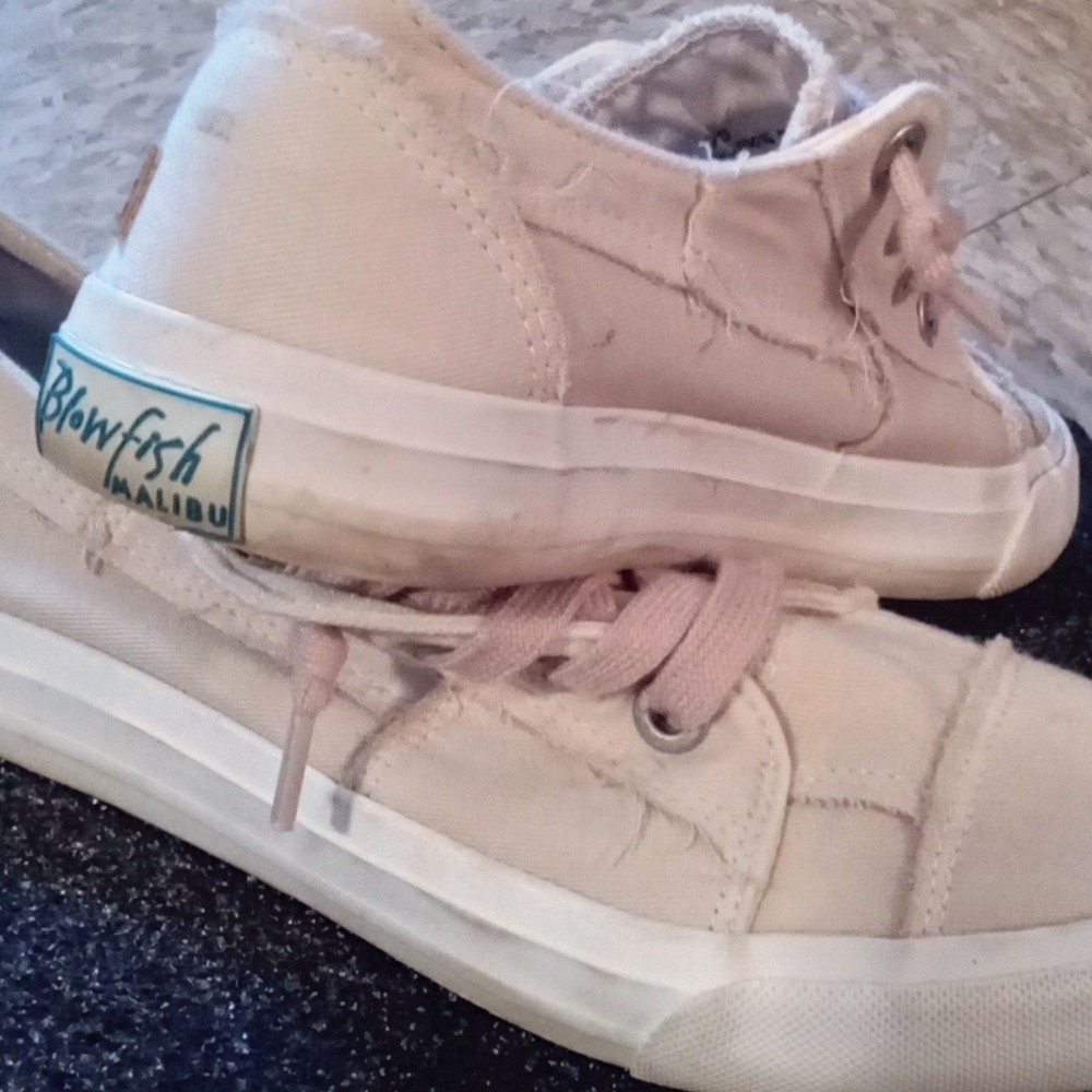 Blowfish Malibu Blush Pink Distressed Canvas Laced Sneakers - Picture 4 of 7